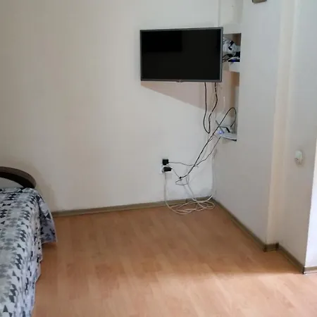 будинок біля лісу