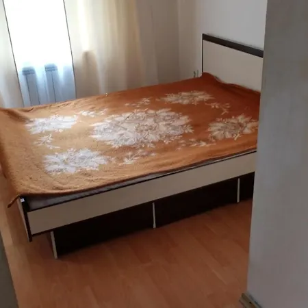 будинок біля лісу 아파트