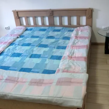 будинок біля лісу 아파트